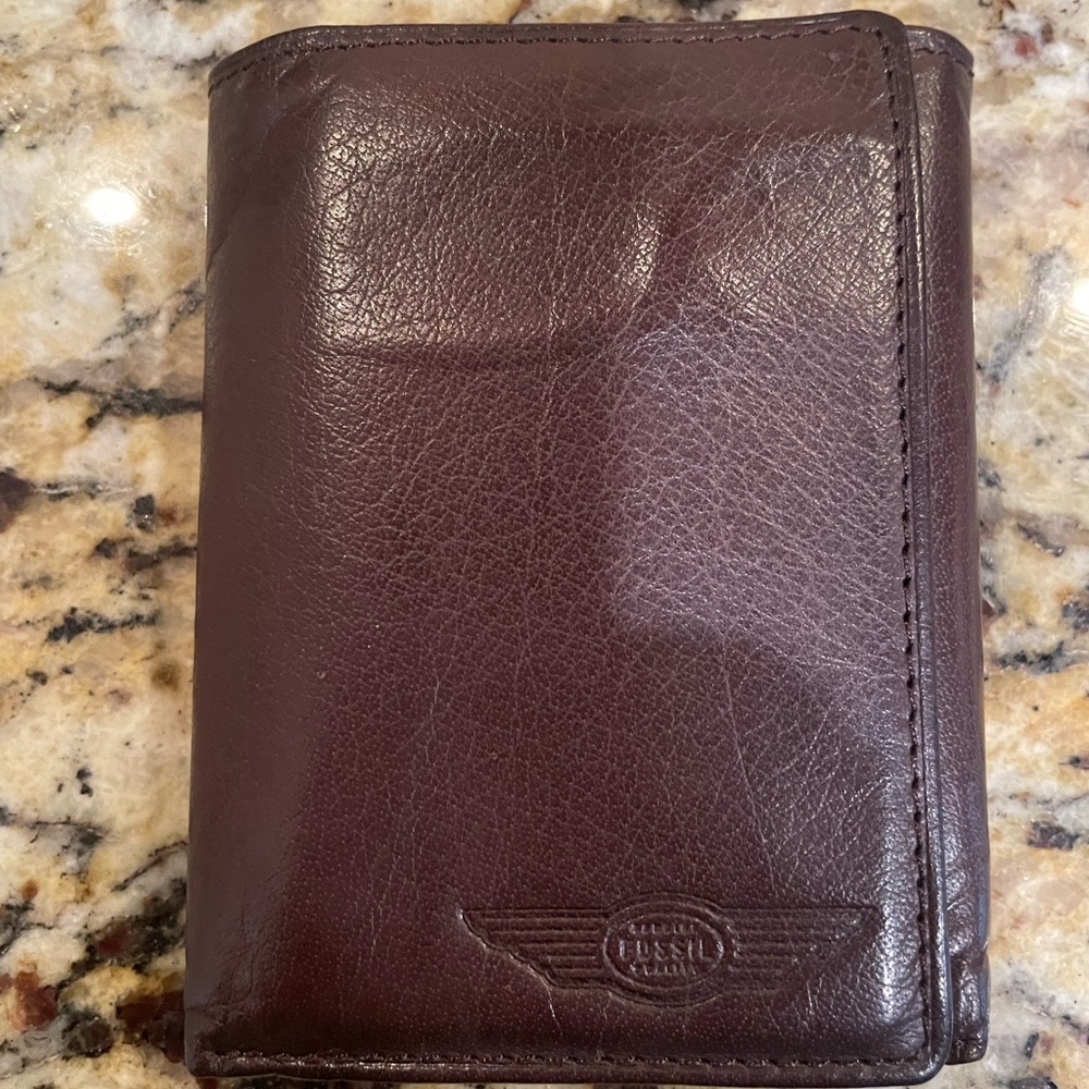 Fossil Men's Brown Leather Wallet